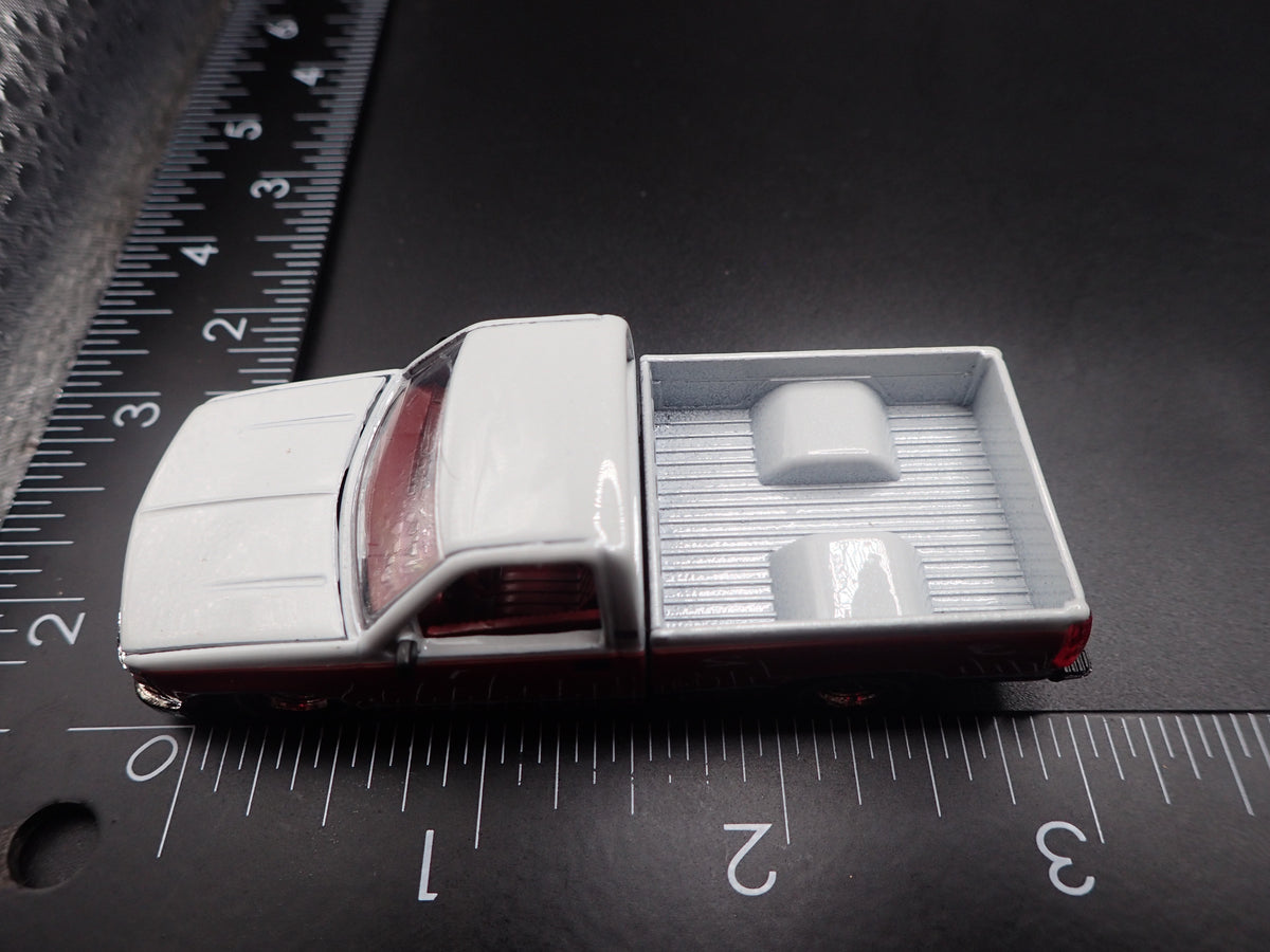1988 CHEVY CHEVROLET C1500 SILVERADO PICKUP TRUCK 1:64 SCALE DIECAST MODEL CAR