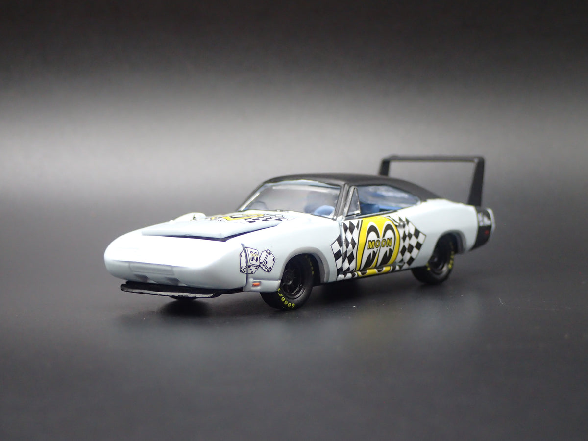 1969 69 DODGE CHARGER DAYTONA HEMI MOONEYES 1:64 SCALE DIECAST MODEL CAR