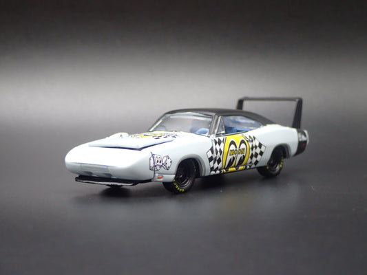 1969 69 DODGE CHARGER DAYTONA HEMI MOONEYES 1:64 SCALE DIECAST MODEL CAR