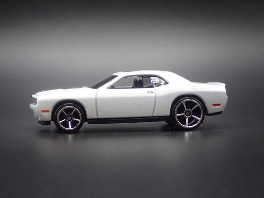 2008-2014 DODGE CHALLENGER SRT8 WHITE 1/64 SCALE DIORAMA DIECAST MODEL CAR