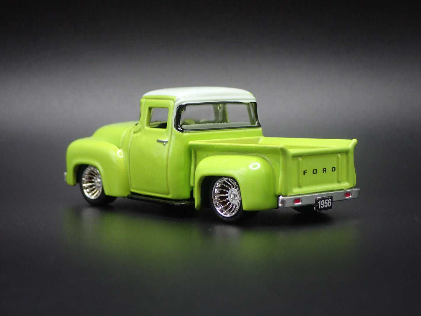 1956 56 FORD F100 PICKUP TRUCK GREEN 1:64 SCALE DIORAMA DIECAST MODEL CAR