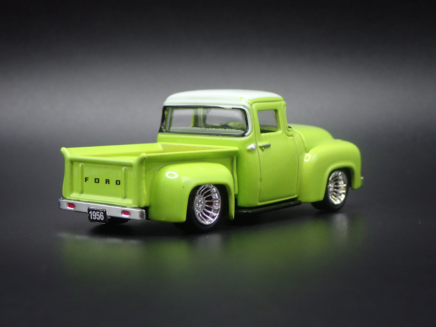 1956 56 FORD F100 PICKUP TRUCK GREEN 1:64 SCALE DIORAMA DIECAST MODEL CAR