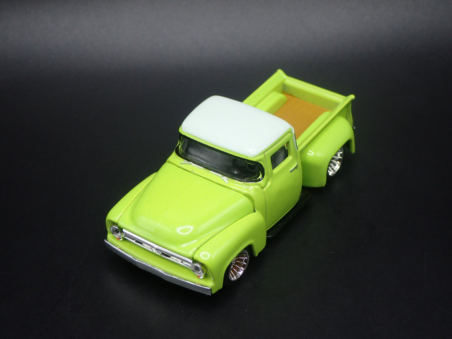 1956 56 FORD F100 PICKUP TRUCK GREEN 1:64 SCALE DIORAMA DIECAST MODEL CAR