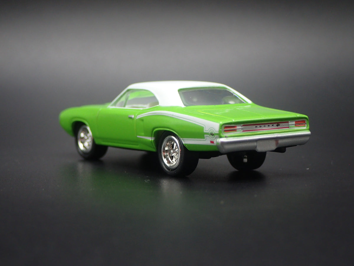 1970 DODGE CORONET SUPER BEE GREEN 1:64 SCALE LIMITED DIORAMA DIECAST MODEL CAR