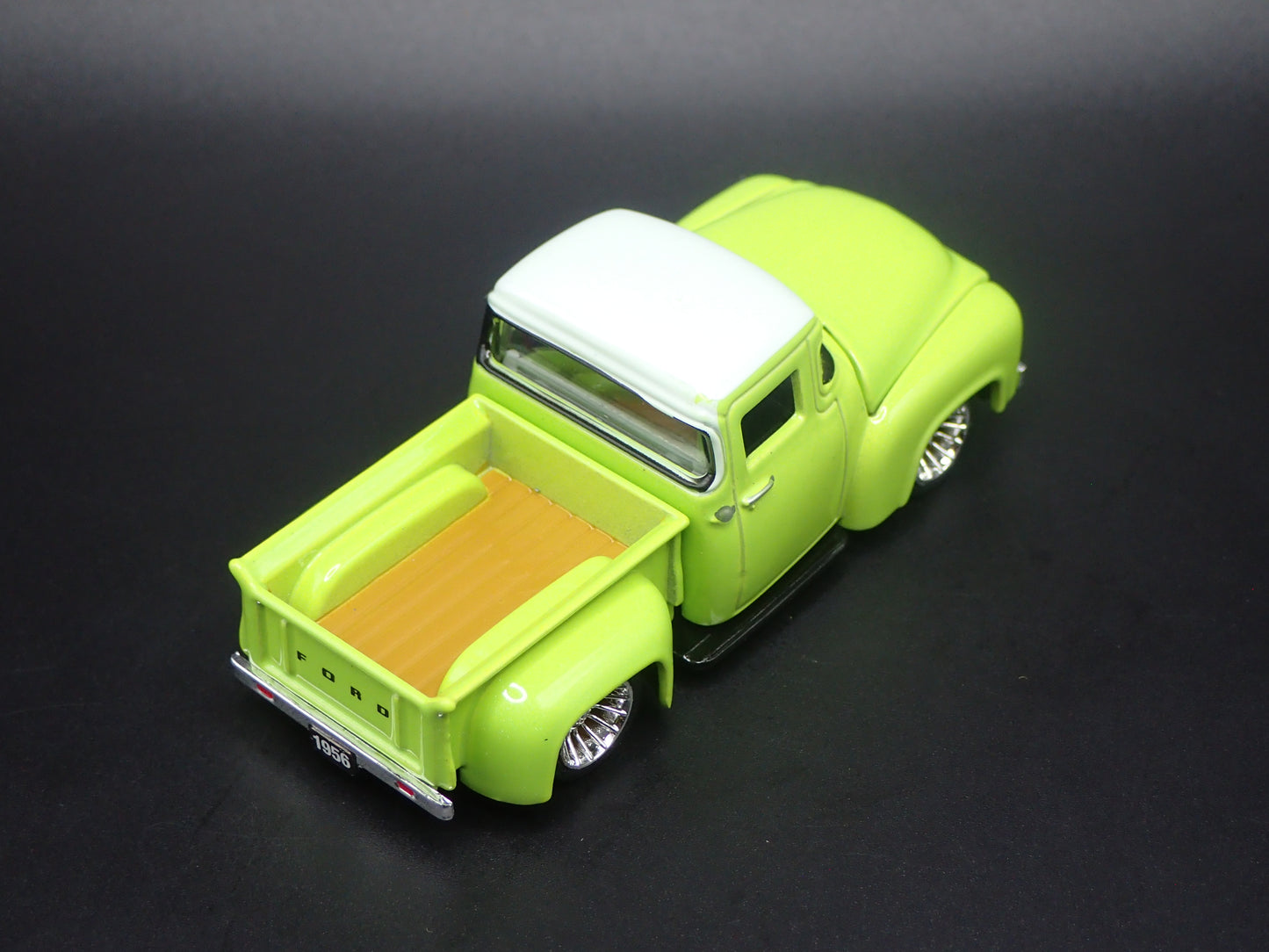 1956 56 FORD F100 PICKUP TRUCK GREEN 1:64 SCALE DIORAMA DIECAST MODEL CAR