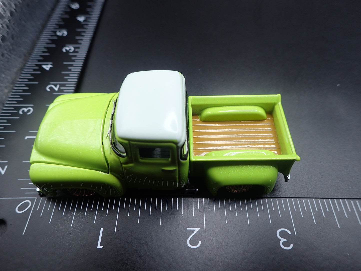 1956 56 FORD F100 PICKUP TRUCK GREEN 1:64 SCALE DIORAMA DIECAST MODEL CAR