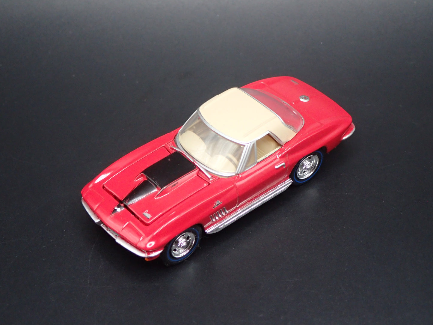 1967 67 CHEVY CHEVROLET CORVETTE RARE 1/64 SCALE COLLECTIBLE DIECAST MODEL CAR