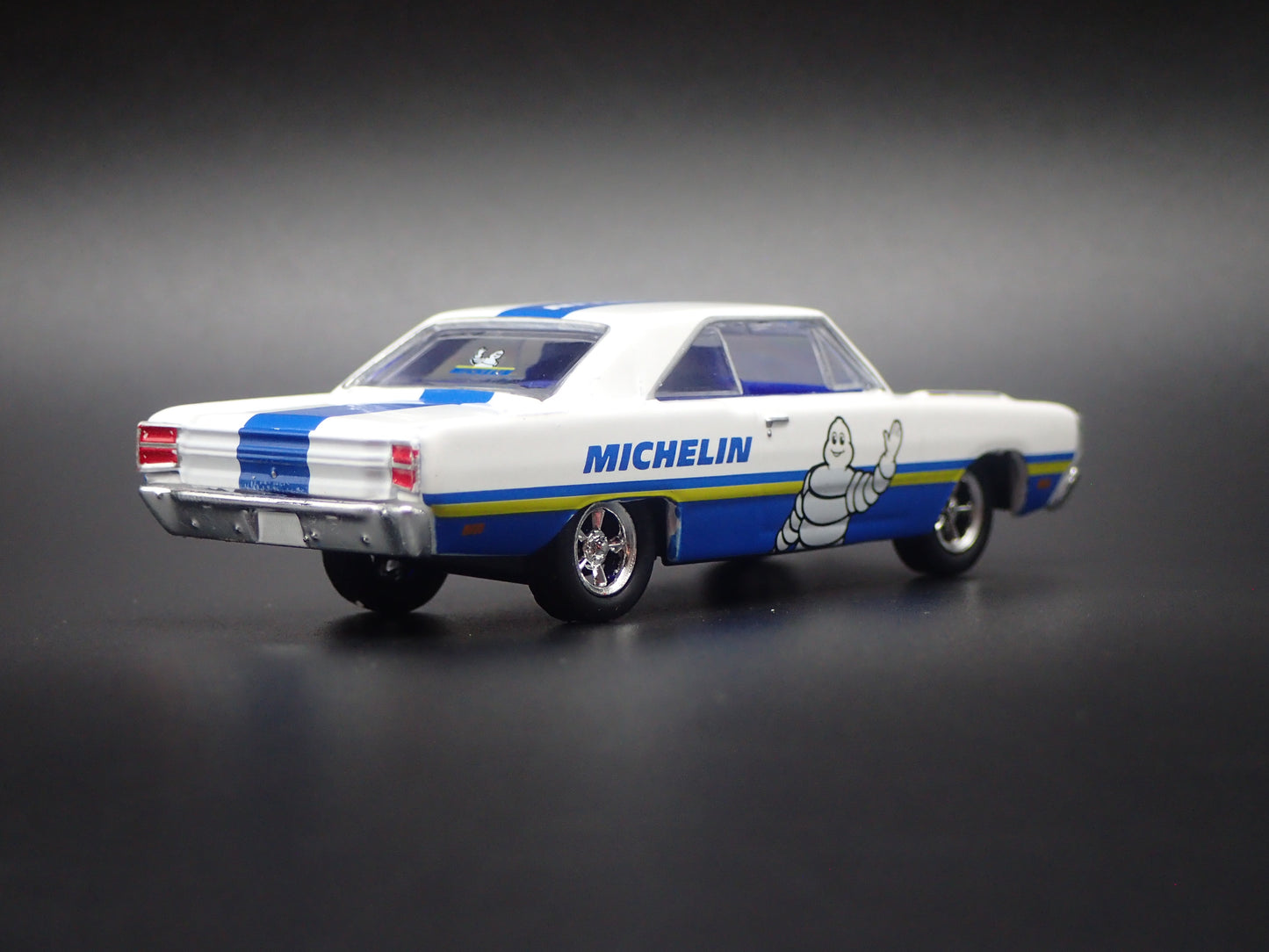 1969 69 DODGE DART SWINGER MICHELIN 1:64 SCALE COLLECTIBLE DIECAST MODEL CAR