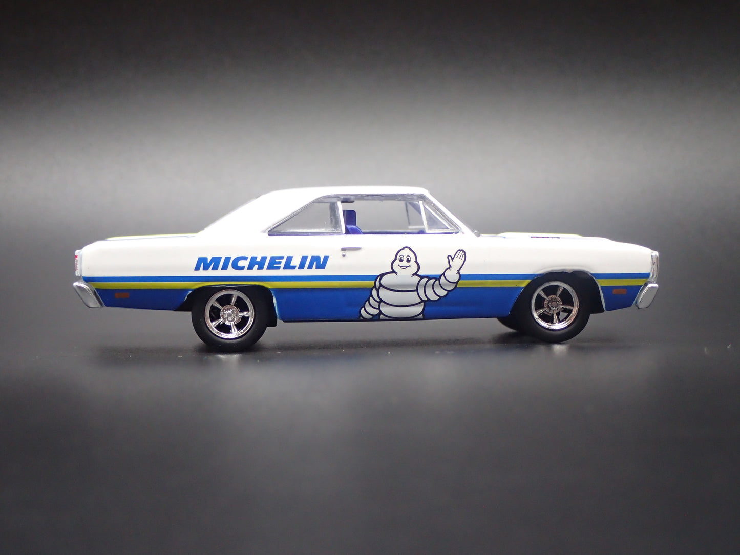 1969 69 DODGE DART SWINGER MICHELIN 1:64 SCALE COLLECTIBLE DIECAST MODEL CAR