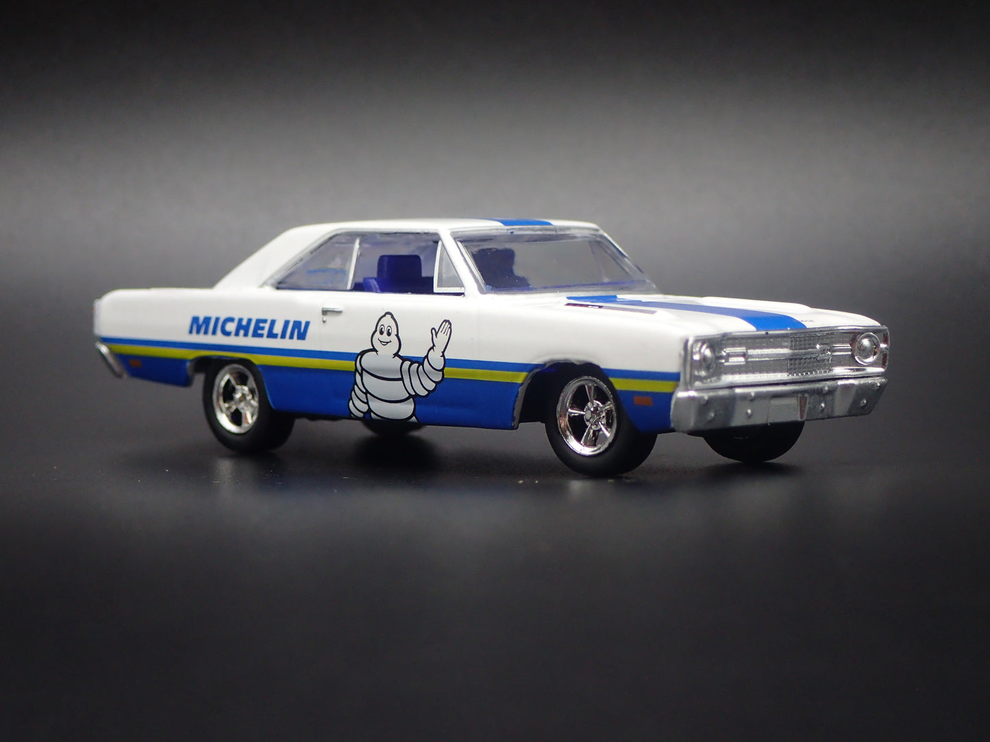 1969 69 DODGE DART SWINGER MICHELIN 1:64 SCALE COLLECTIBLE DIECAST MODEL CAR