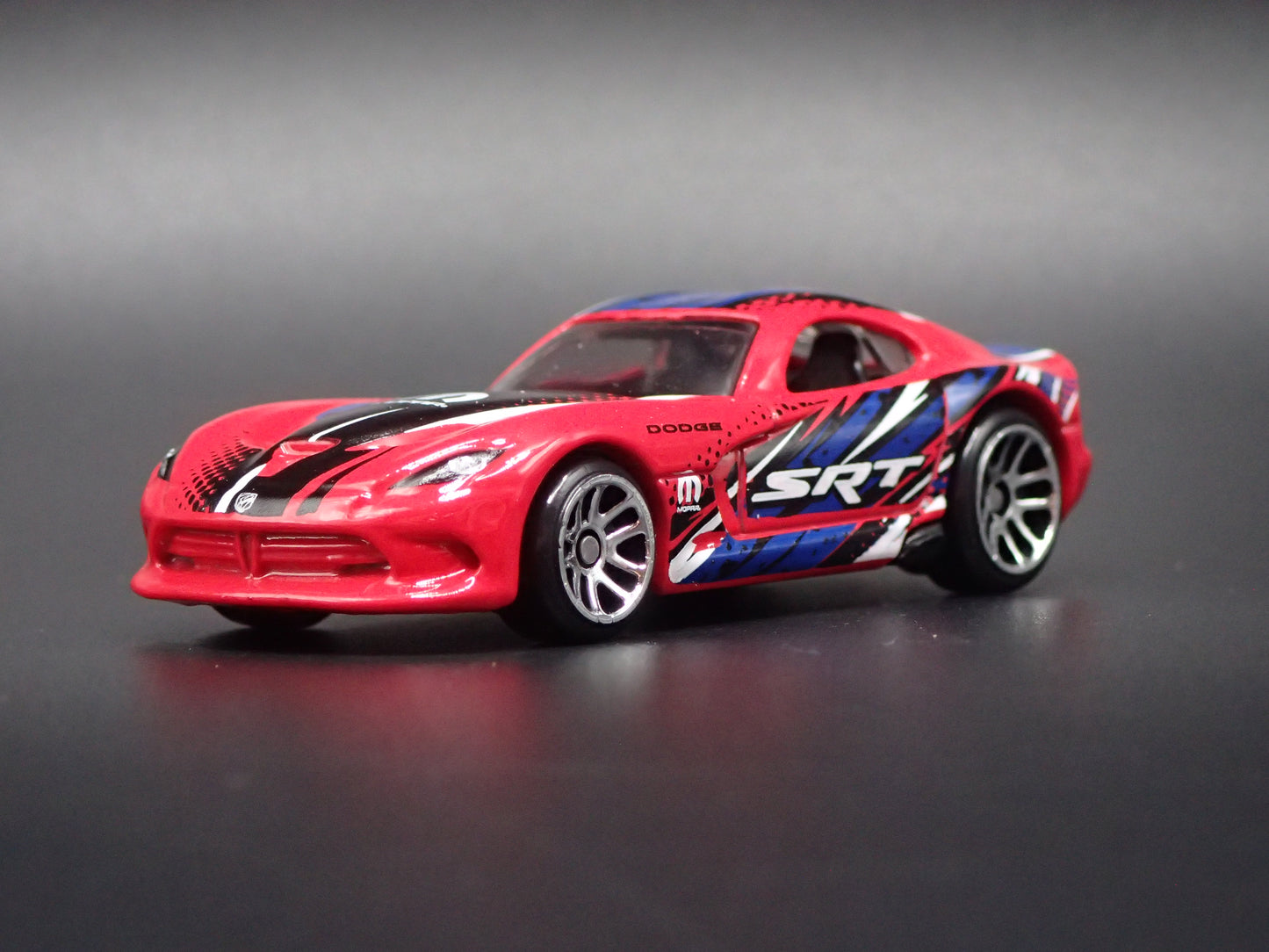 2013-2017 DODGE VIPER SRT RED 1/64 SCALE LIMITED COLLECTIBLE DIECAST MODEL CAR