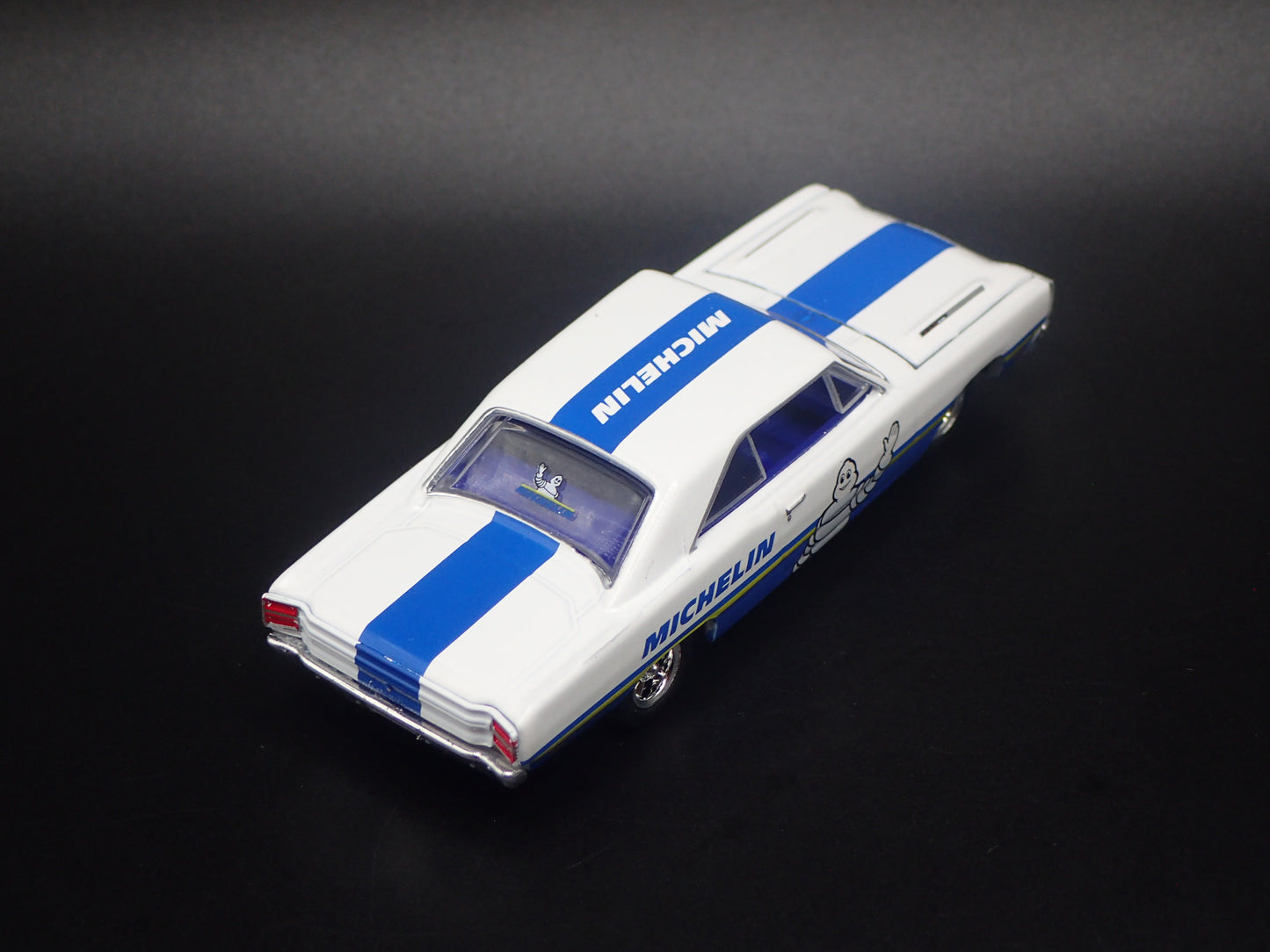 1969 69 DODGE DART SWINGER MICHELIN 1:64 SCALE COLLECTIBLE DIECAST MODEL CAR
