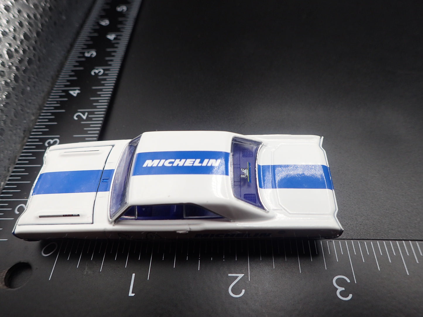 1969 69 DODGE DART SWINGER MICHELIN 1:64 SCALE COLLECTIBLE DIECAST MODEL CAR