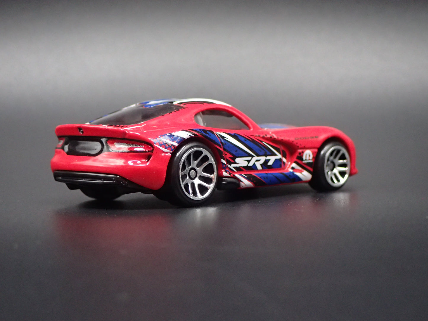 2013-2017 DODGE VIPER SRT RED 1/64 SCALE LIMITED COLLECTIBLE DIECAST MODEL CAR