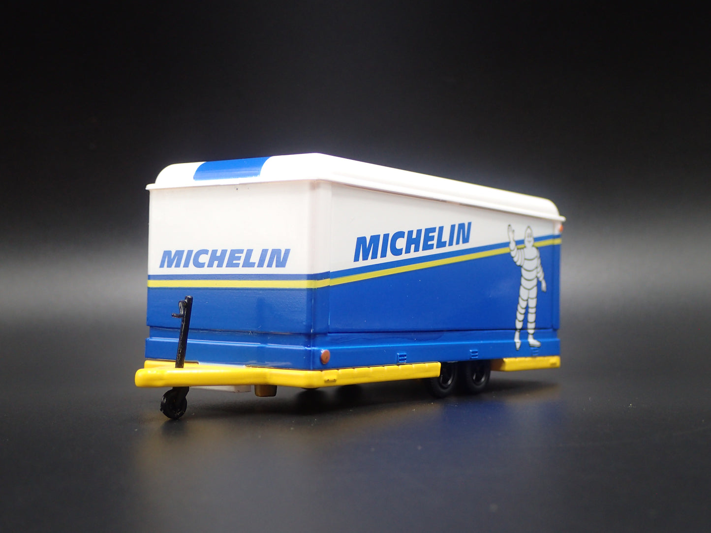 ENCLOSED CAR HAULER TRAILER MICHELIN 1:64 SCALE DIORAMA DIECAST MODEL