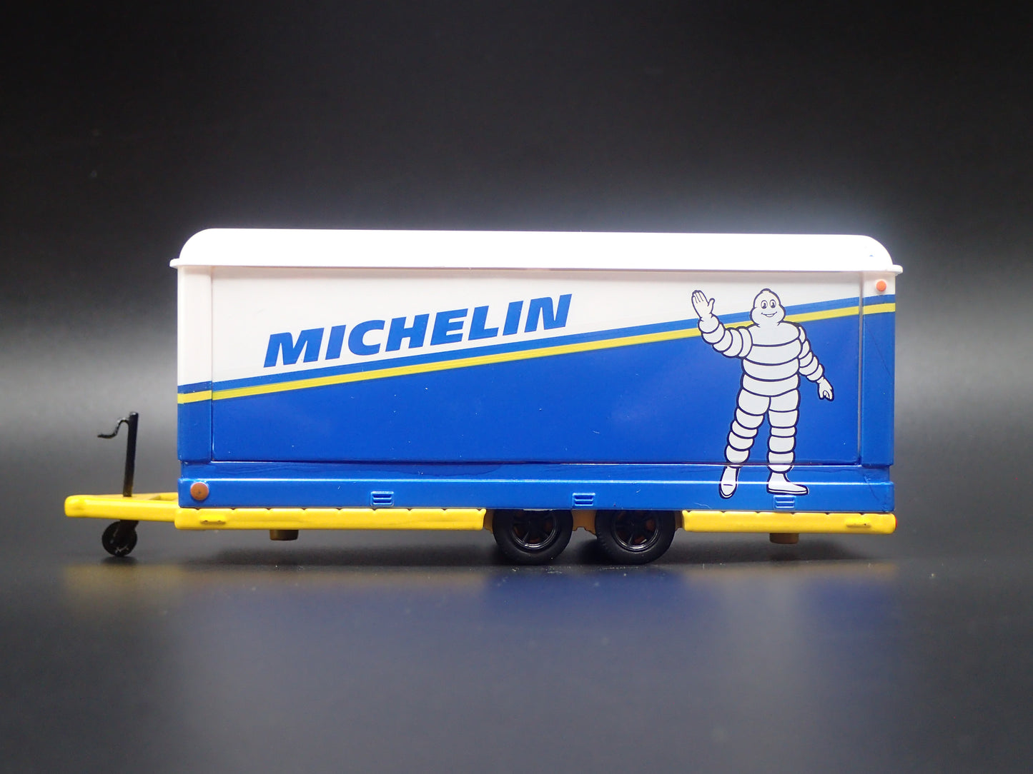 ENCLOSED CAR HAULER TRAILER MICHELIN 1:64 SCALE DIORAMA DIECAST MODEL