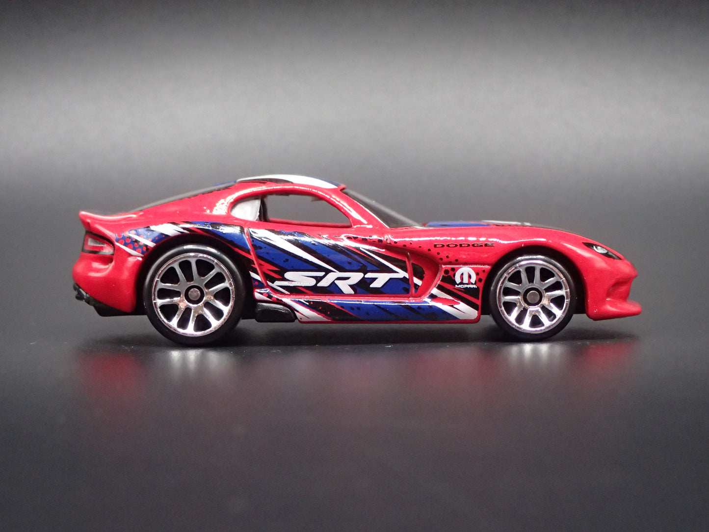 2013-2017 DODGE VIPER SRT RED 1/64 SCALE LIMITED COLLECTIBLE DIECAST MODEL CAR