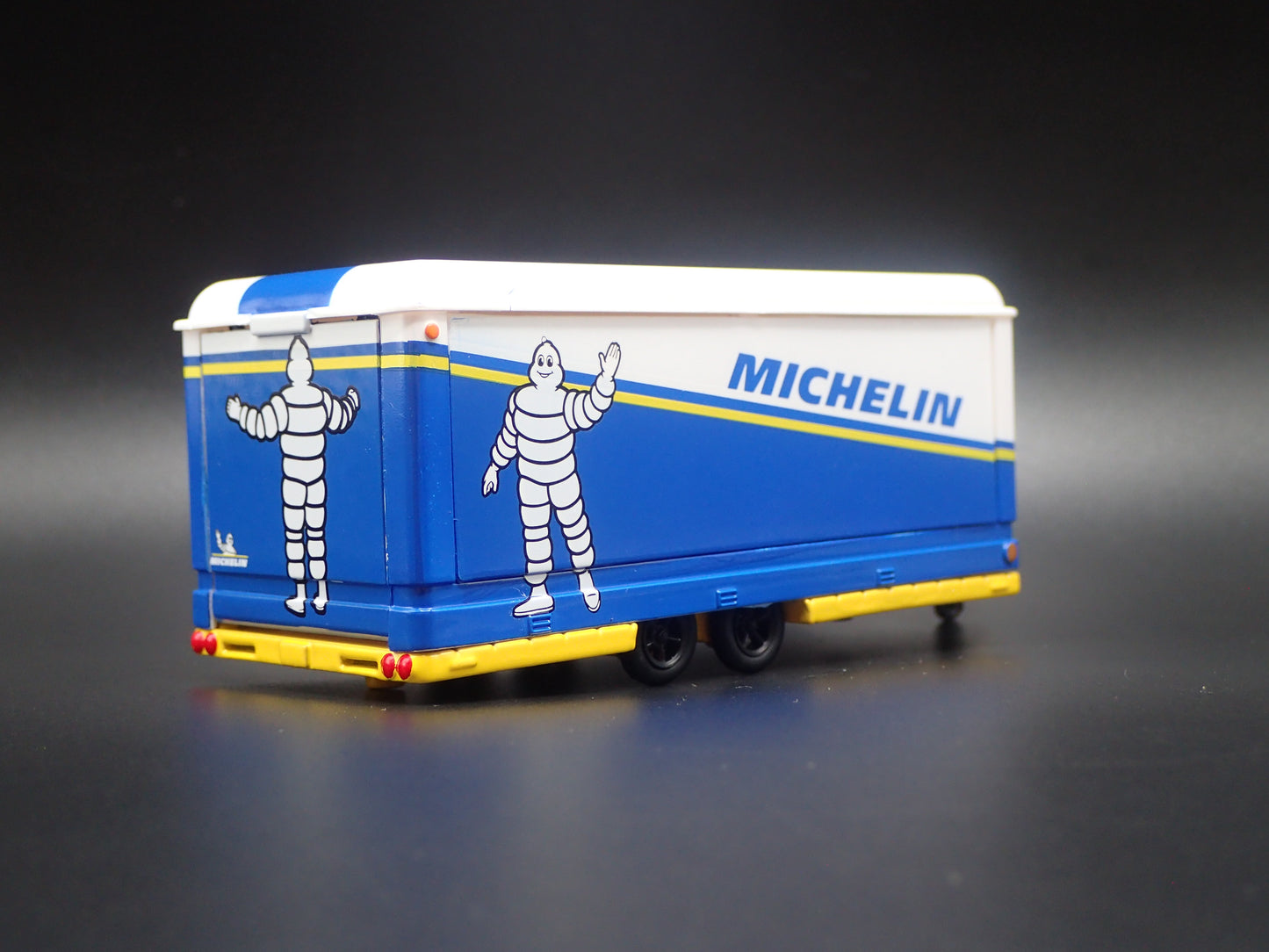ENCLOSED CAR HAULER TRAILER MICHELIN 1:64 SCALE DIORAMA DIECAST MODEL