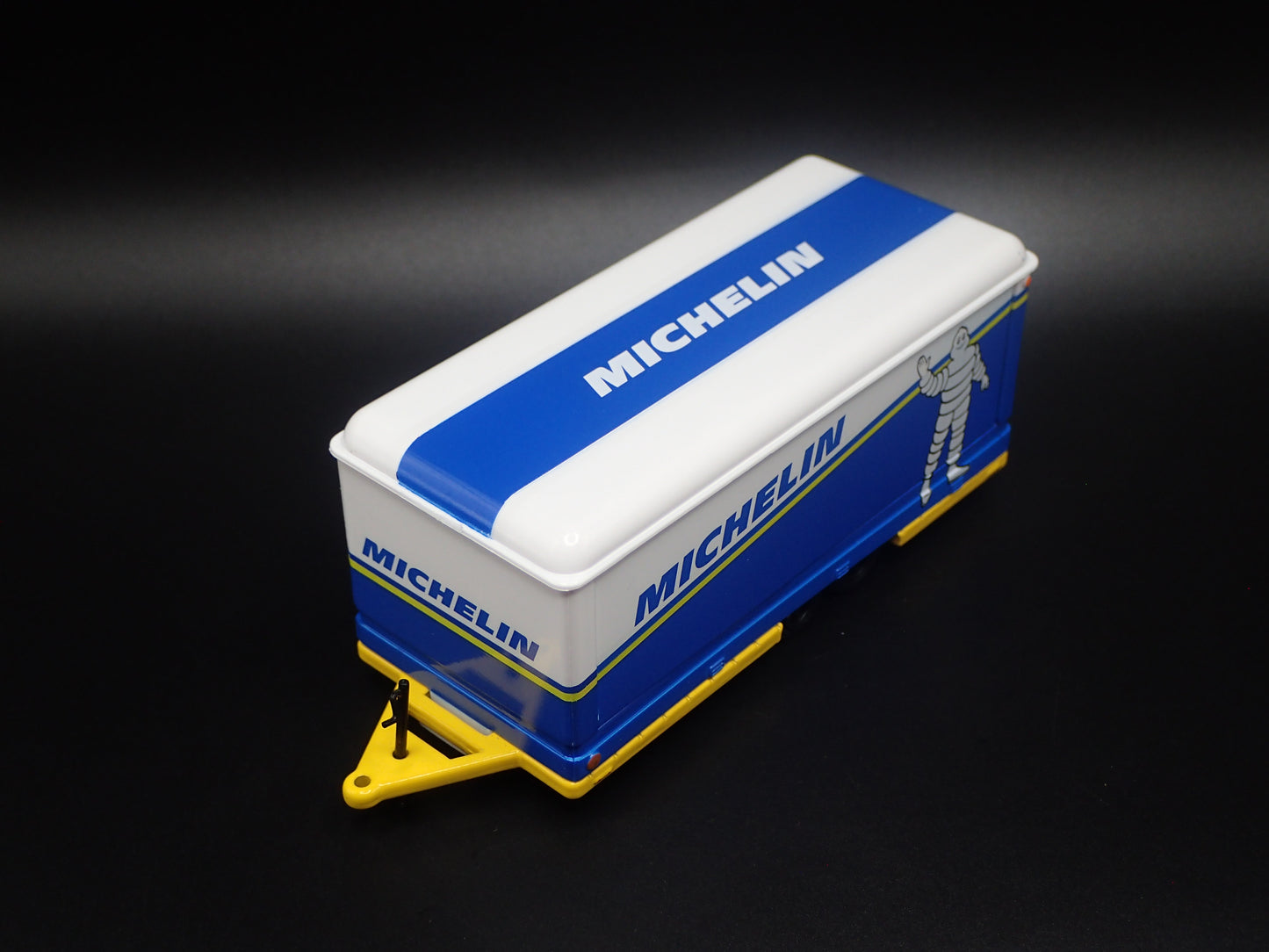 ENCLOSED CAR HAULER TRAILER MICHELIN 1:64 SCALE DIORAMA DIECAST MODEL