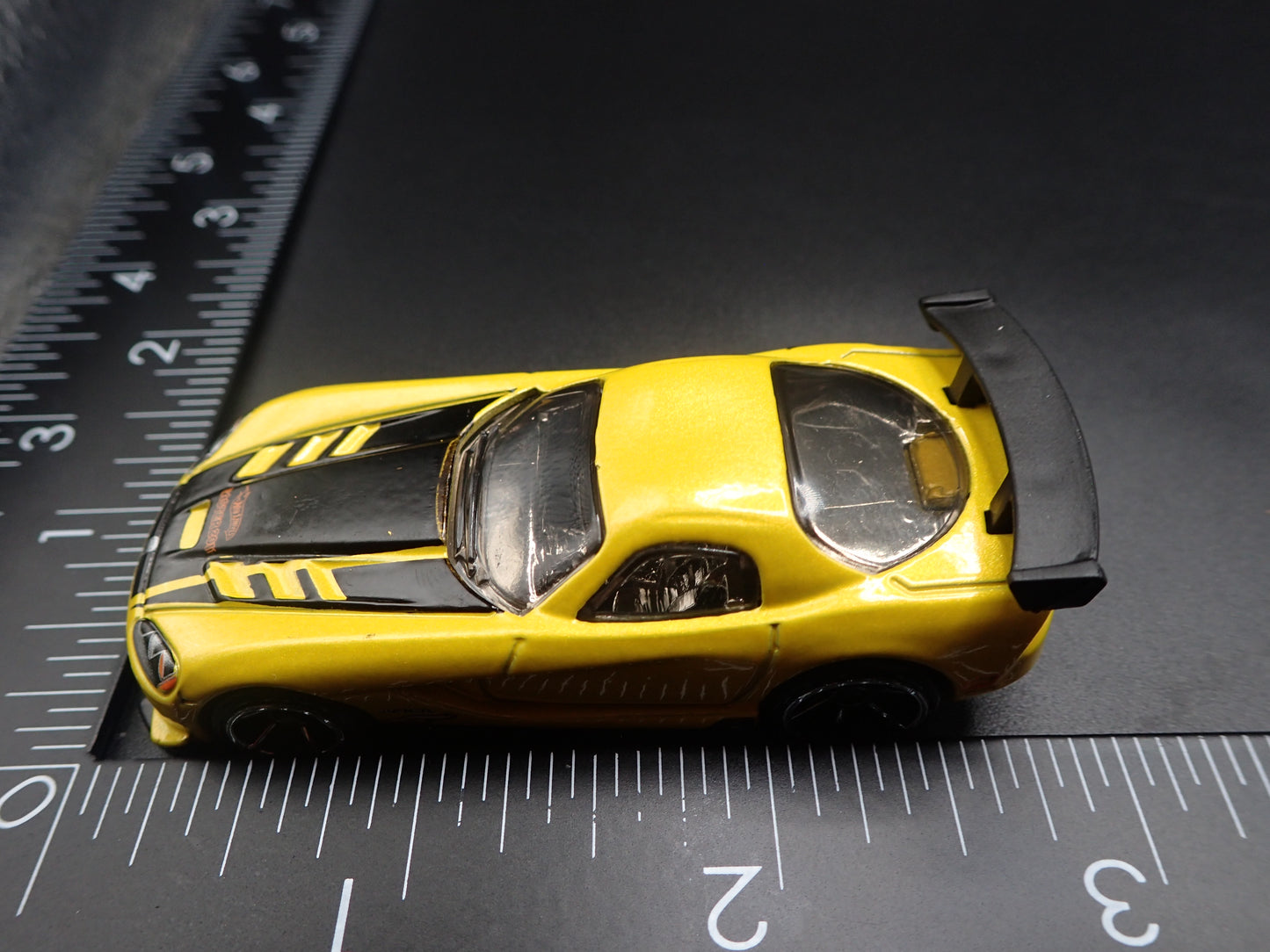 2008-2010 DODGE VIPER SRT10 ACR YELLOW 1/64 SCALE DIORAMA DIECAST MODEL CAR