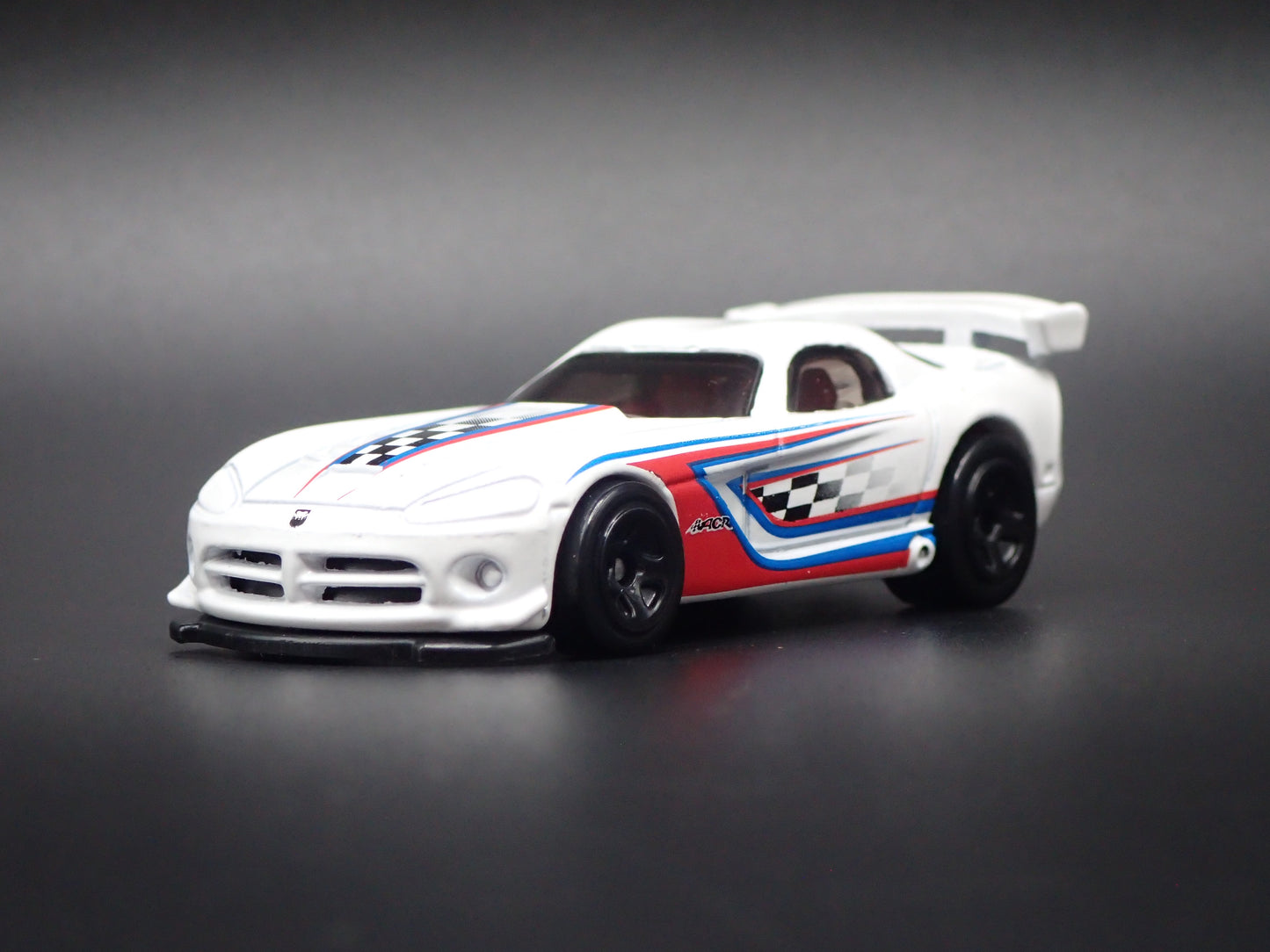 2008-2010 DODGE VIPER SRT10 ACR WHITE 1/64 SCALE DIORAMA DIECAST MODEL CAR