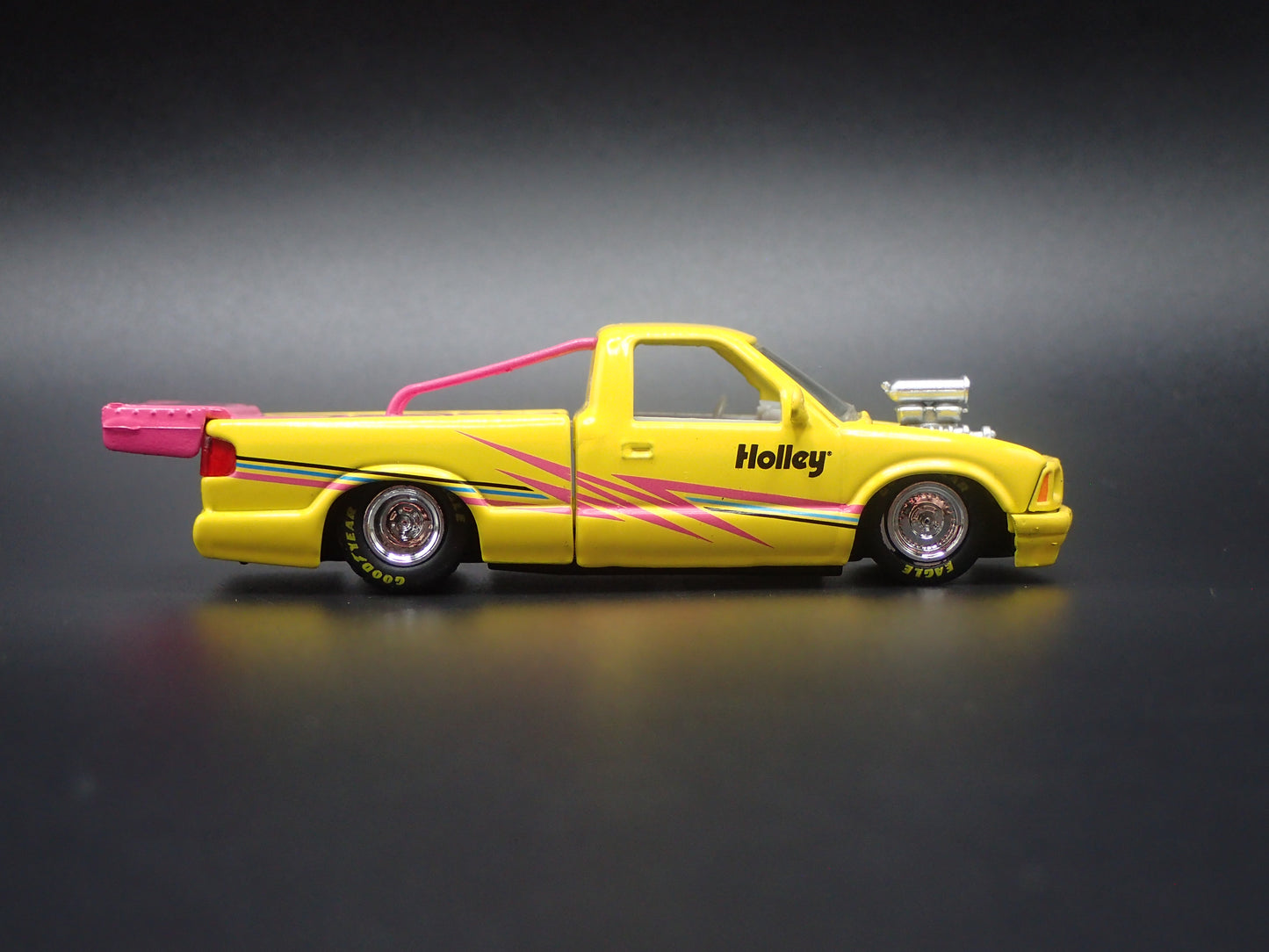 1995 95 CHEVY CHEVROLET C10 PICKUP TRUCK HOLLEY NHRA 1:64 SCALE DIECAST MODEL CAR