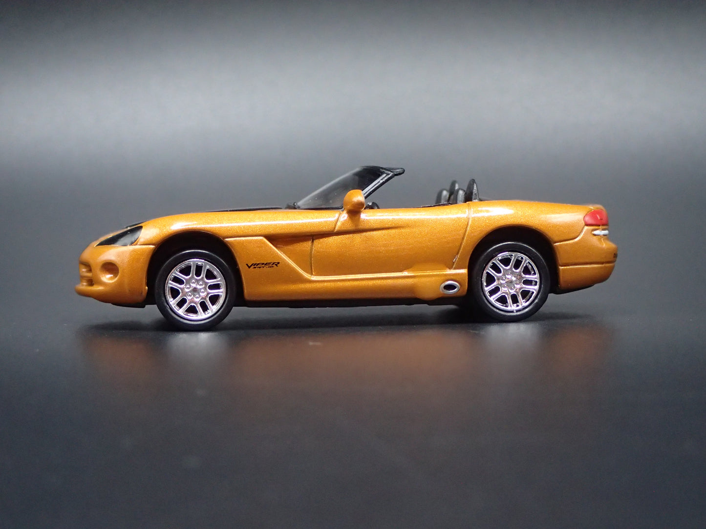 2008-2010 DODGE VIPER SRT10 CONVERTIBLE RARE 1:64 SCALE DIECAST MODEL CAR