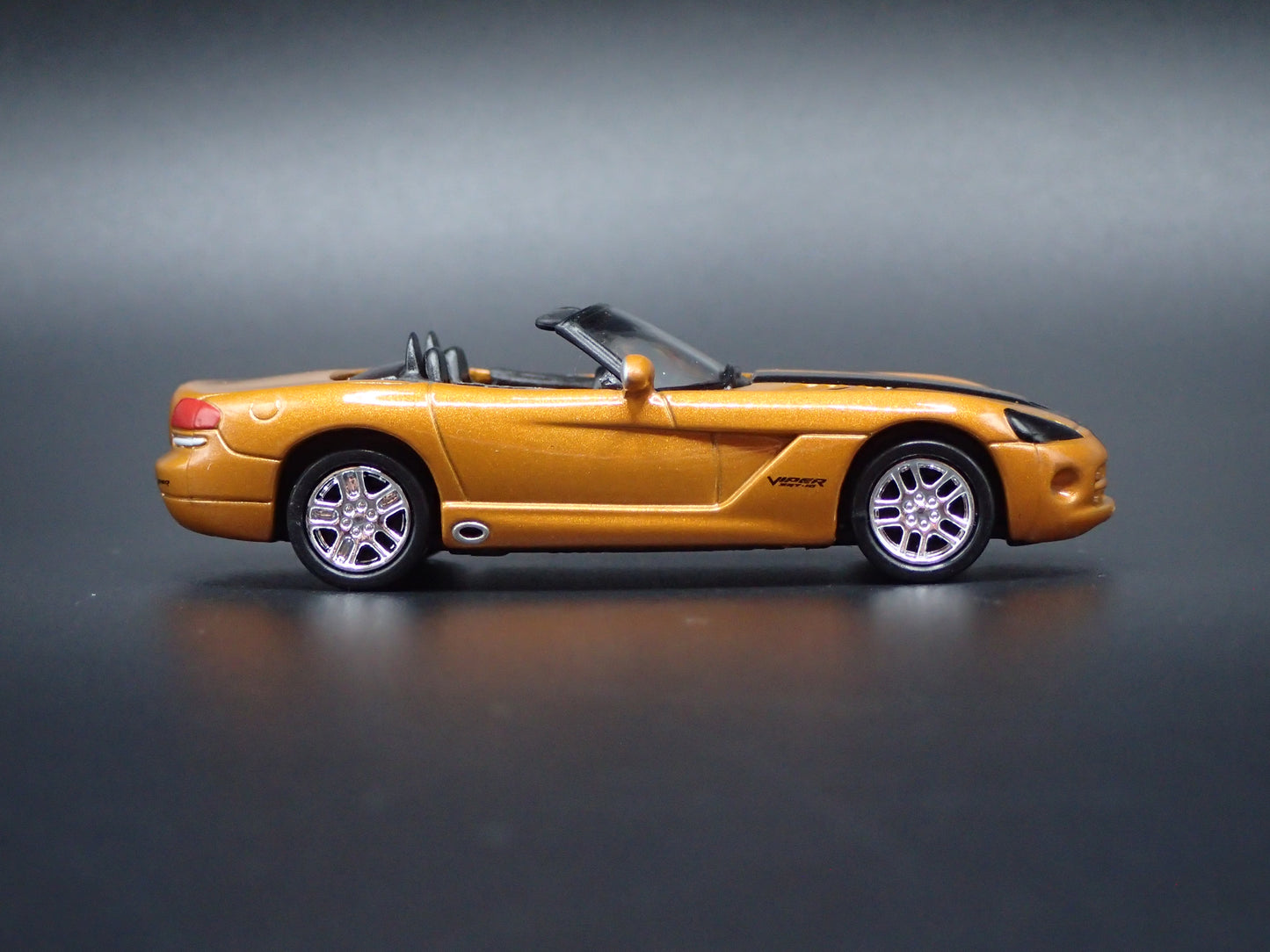 2008-2010 DODGE VIPER SRT10 CONVERTIBLE RARE 1:64 SCALE DIECAST MODEL CAR
