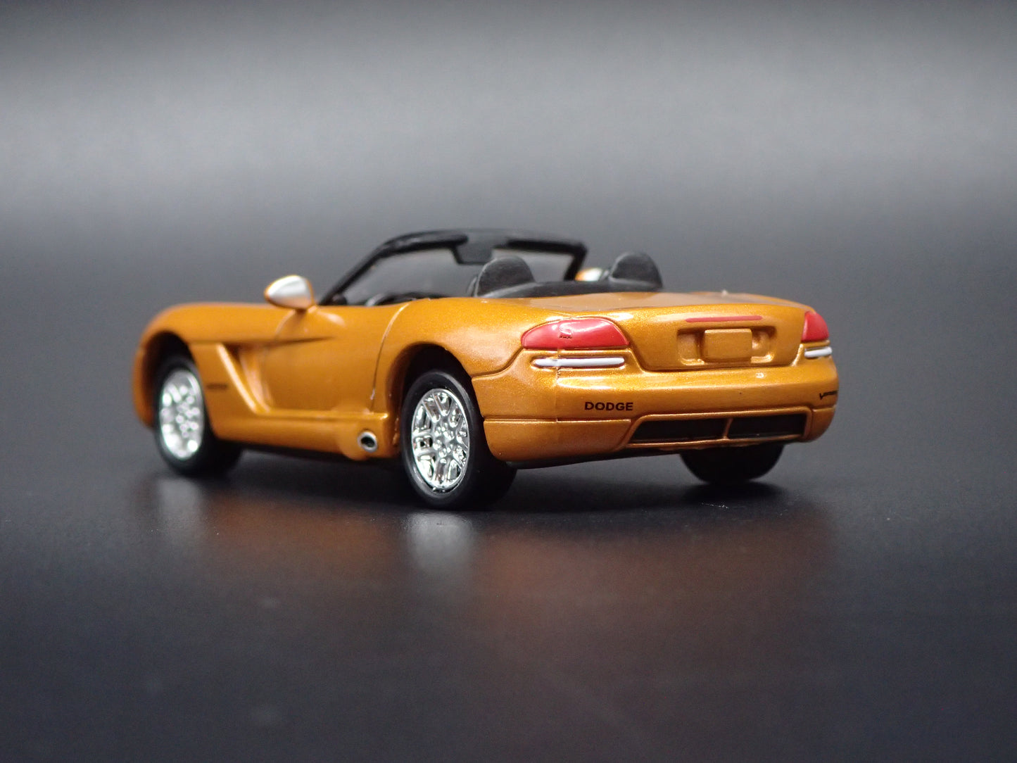 2008-2010 DODGE VIPER SRT10 CONVERTIBLE RARE 1:64 SCALE DIECAST MODEL CAR