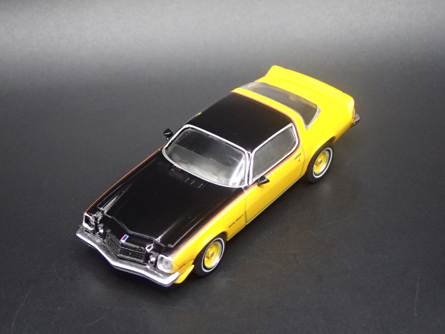 1976 76 CHEVY CHEVROLET CAMARO RS YELLOW 1/64 SCALE DIECAST MODEL CAR