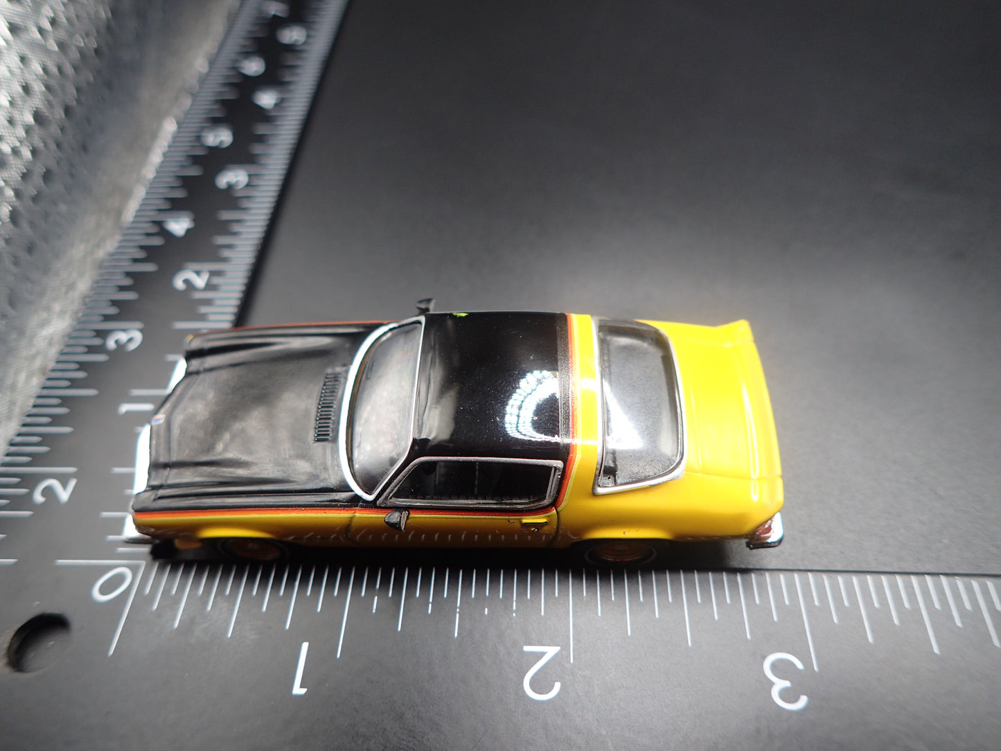 1976 76 CHEVY CHEVROLET CAMARO RS YELLOW 1/64 SCALE DIECAST MODEL CAR