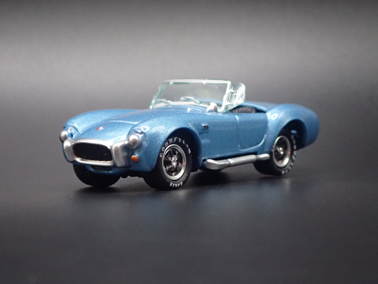 1966 66 SHELBY COBRA 427 BLUE 1:64 SCALE COLLECTIBLE DIORAMA DIECAST MODEL CAR