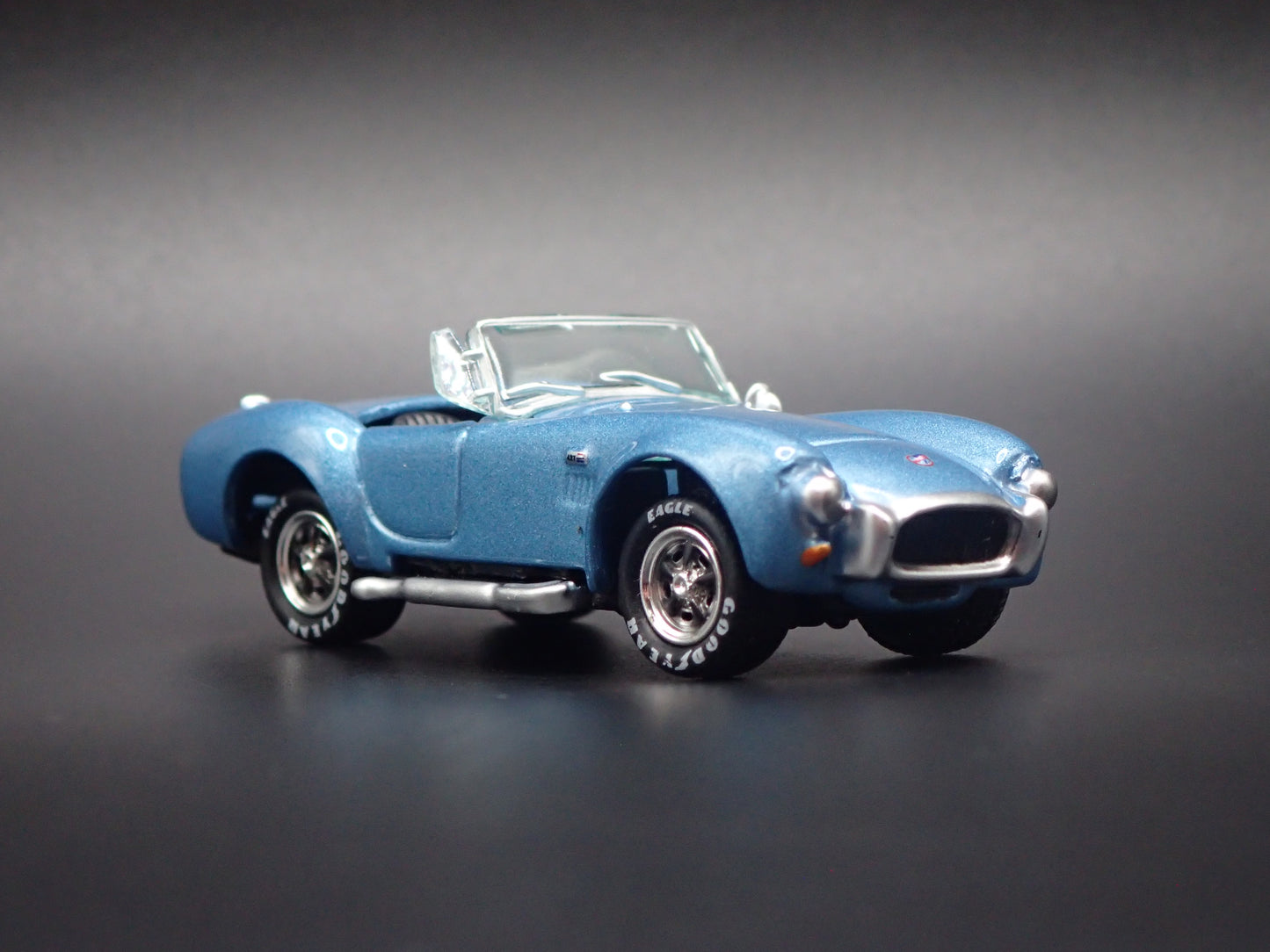1966 66 SHELBY COBRA 427 BLUE 1:64 SCALE COLLECTIBLE DIORAMA DIECAST MODEL CAR