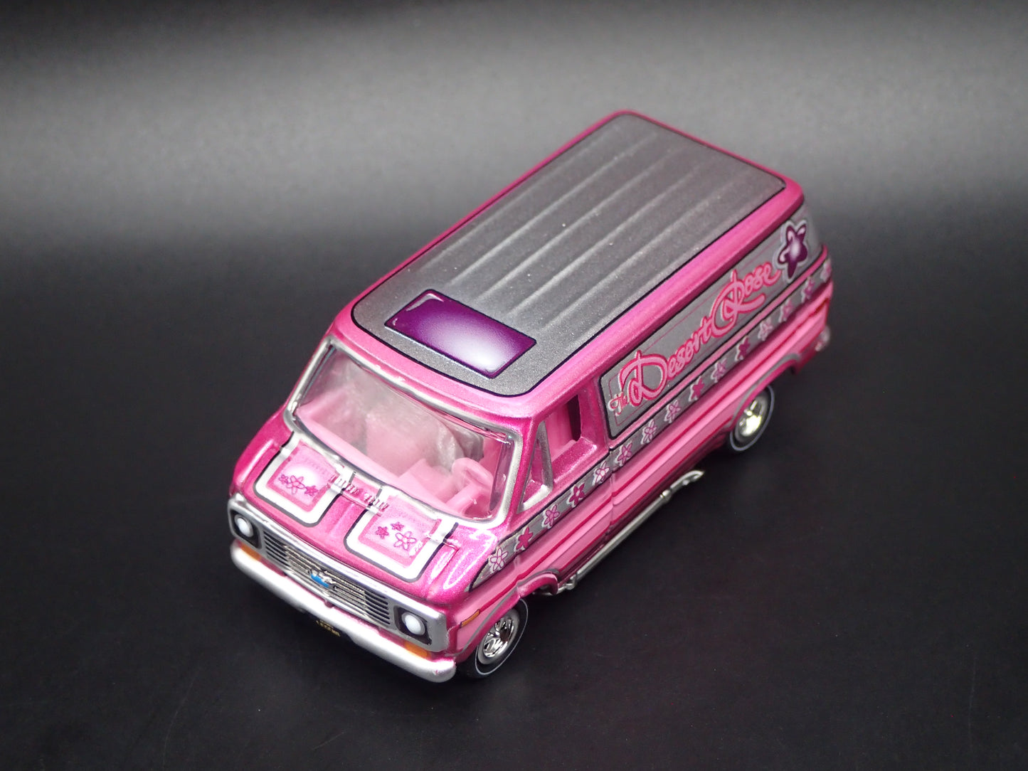 1971-1995 CHEVY CHEVROLET G20 VAN BLUE 1:64 SCALE DIORAMA DIECAST MODEL CAR