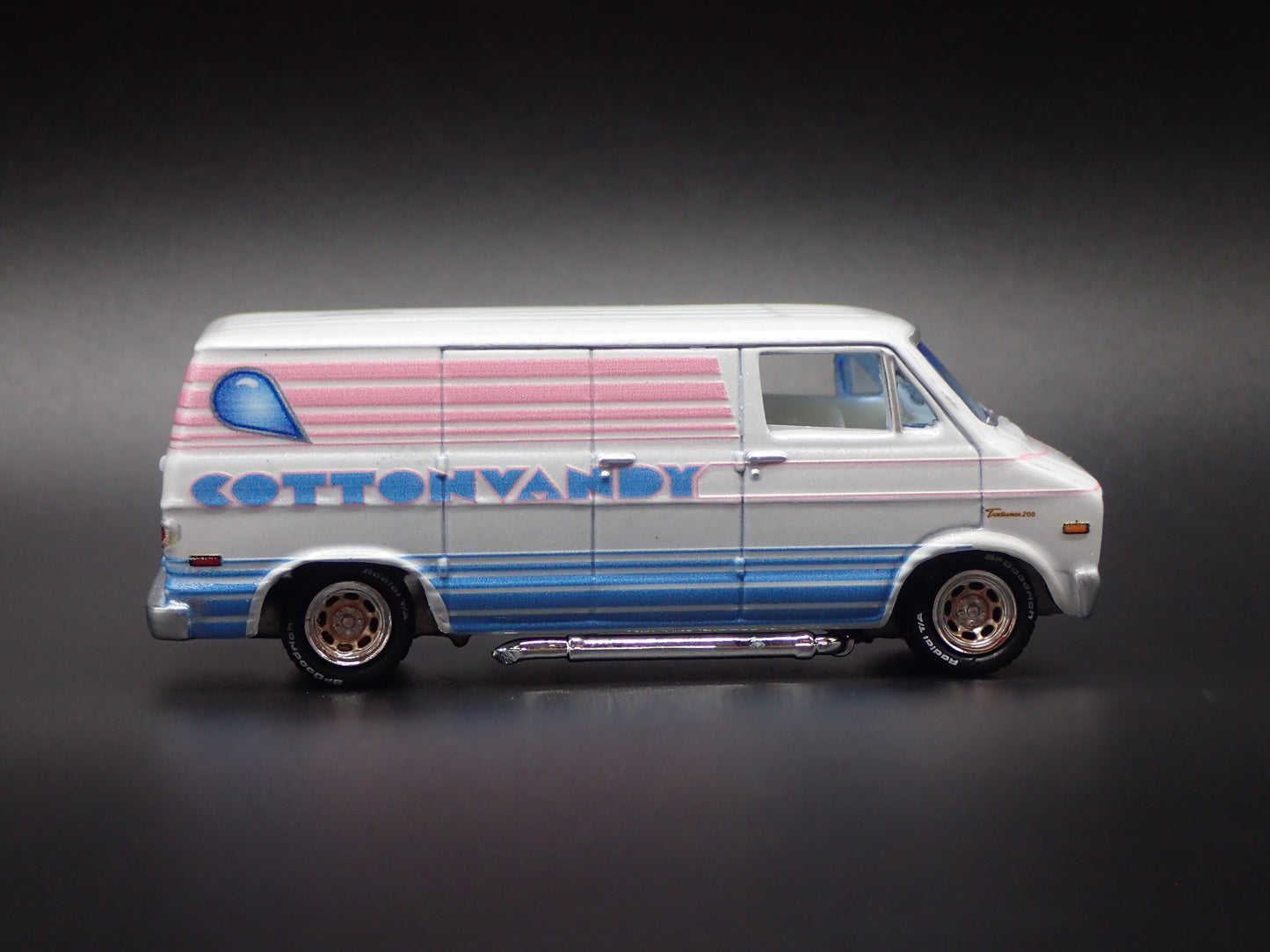 1976 76 DODGE TRADESMAN VAN 1/64 SCALE COLLECTIBLE DIORAMA DIECAST MODEL CAR