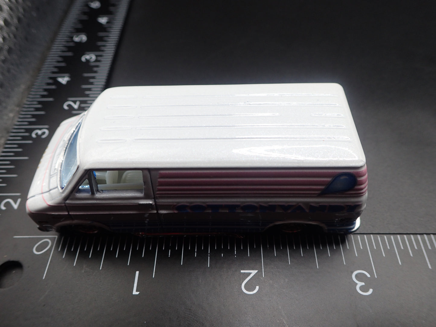 1976 76 DODGE TRADESMAN VAN 1/64 SCALE COLLECTIBLE DIORAMA DIECAST MODEL CAR