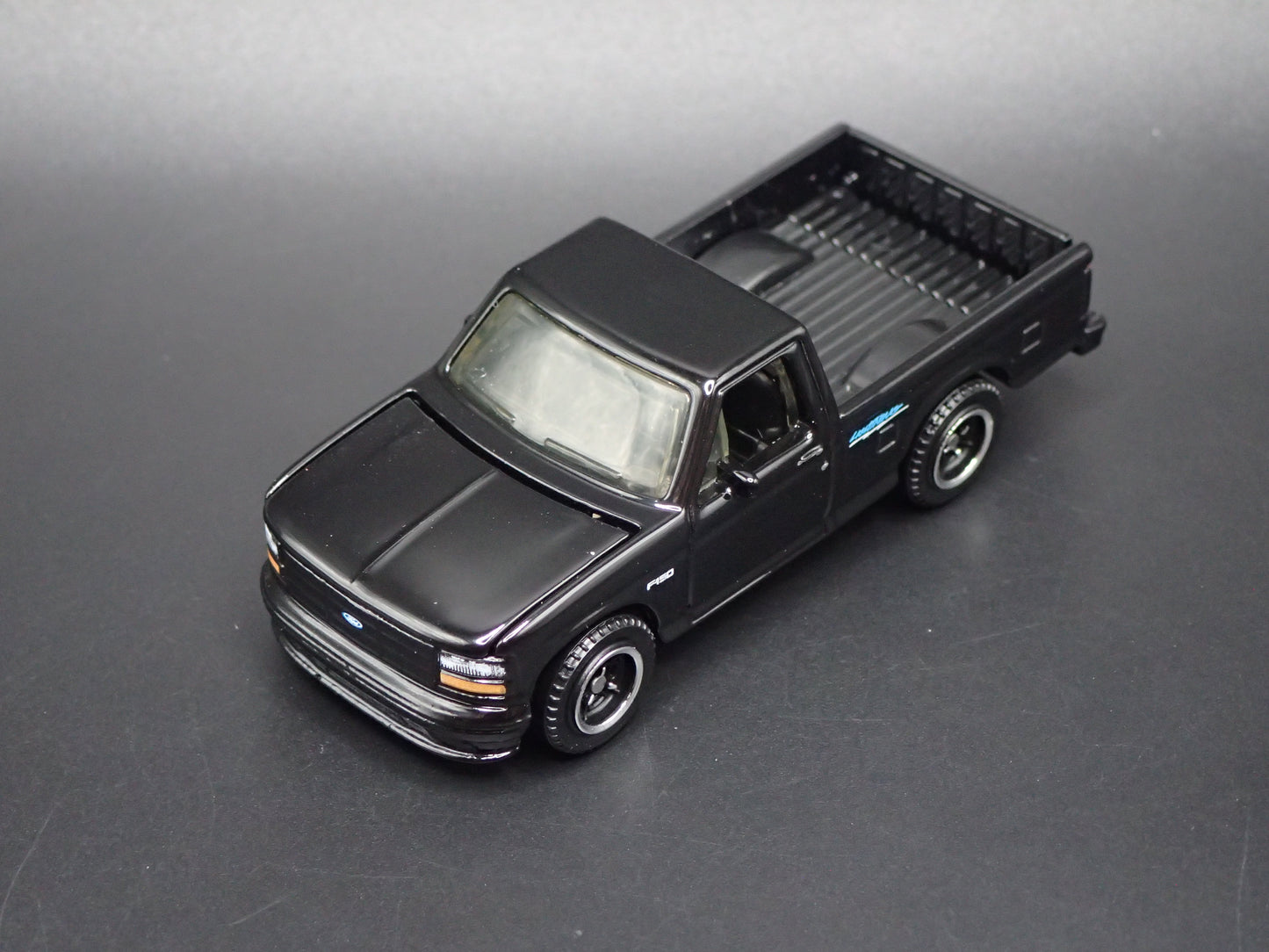 1994 94 FORD SVT F150 LIGHTNING PICKUP TRUCK BLACK 1:64 SCALE DIECAST MODEL CAR