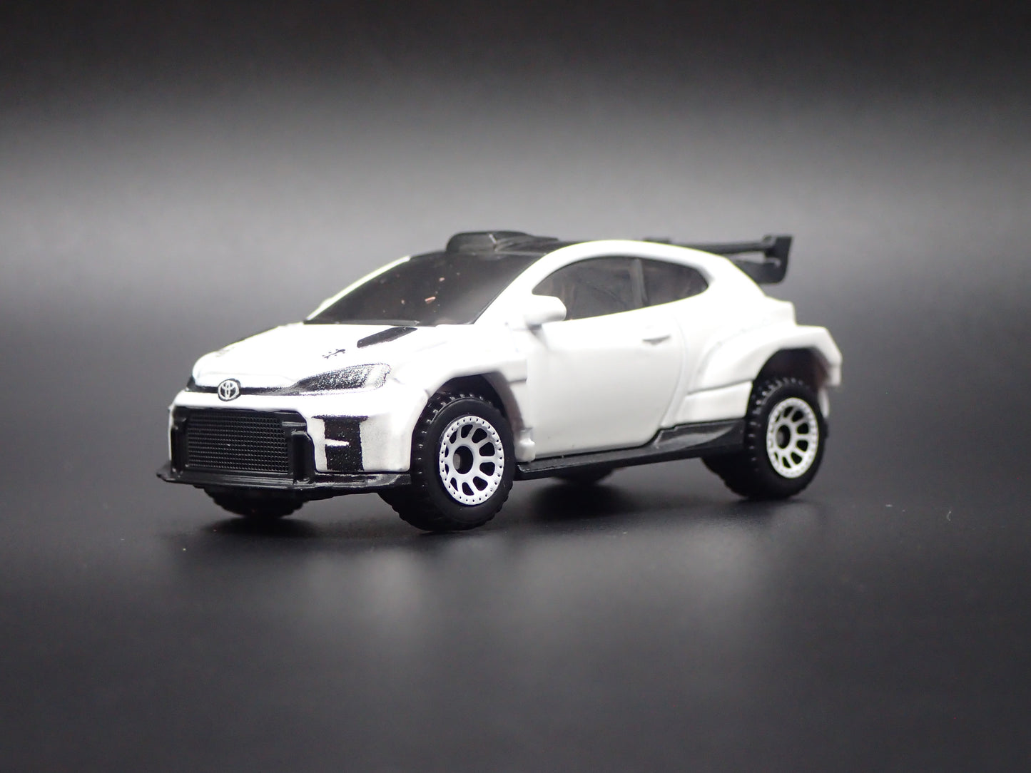2020-2026 TOYOTA GR YARIS RALLY2 WHITE 1/64 SCALE COLLECTIBLE DIECAST MODEL CAR