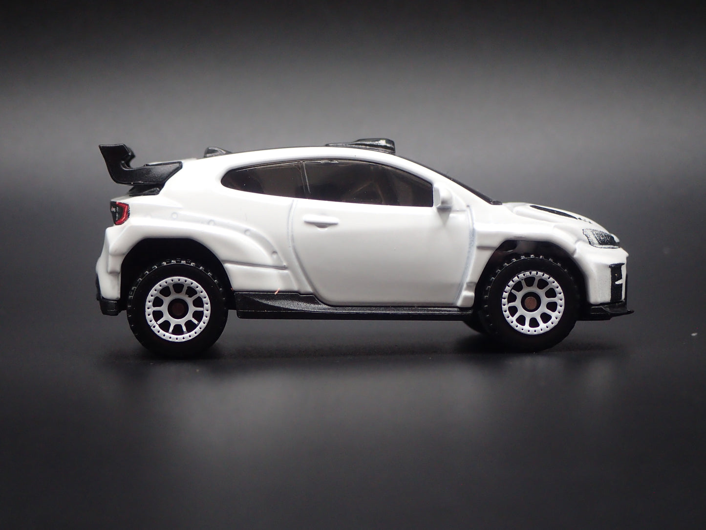 2020-2026 TOYOTA GR YARIS RALLY2 WHITE 1/64 SCALE COLLECTIBLE DIECAST MODEL CAR