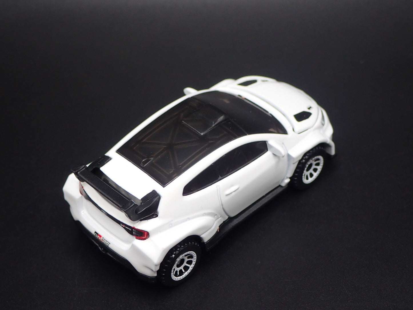 2020-2026 TOYOTA GR YARIS RALLY2 WHITE 1/64 SCALE COLLECTIBLE DIECAST MODEL CAR