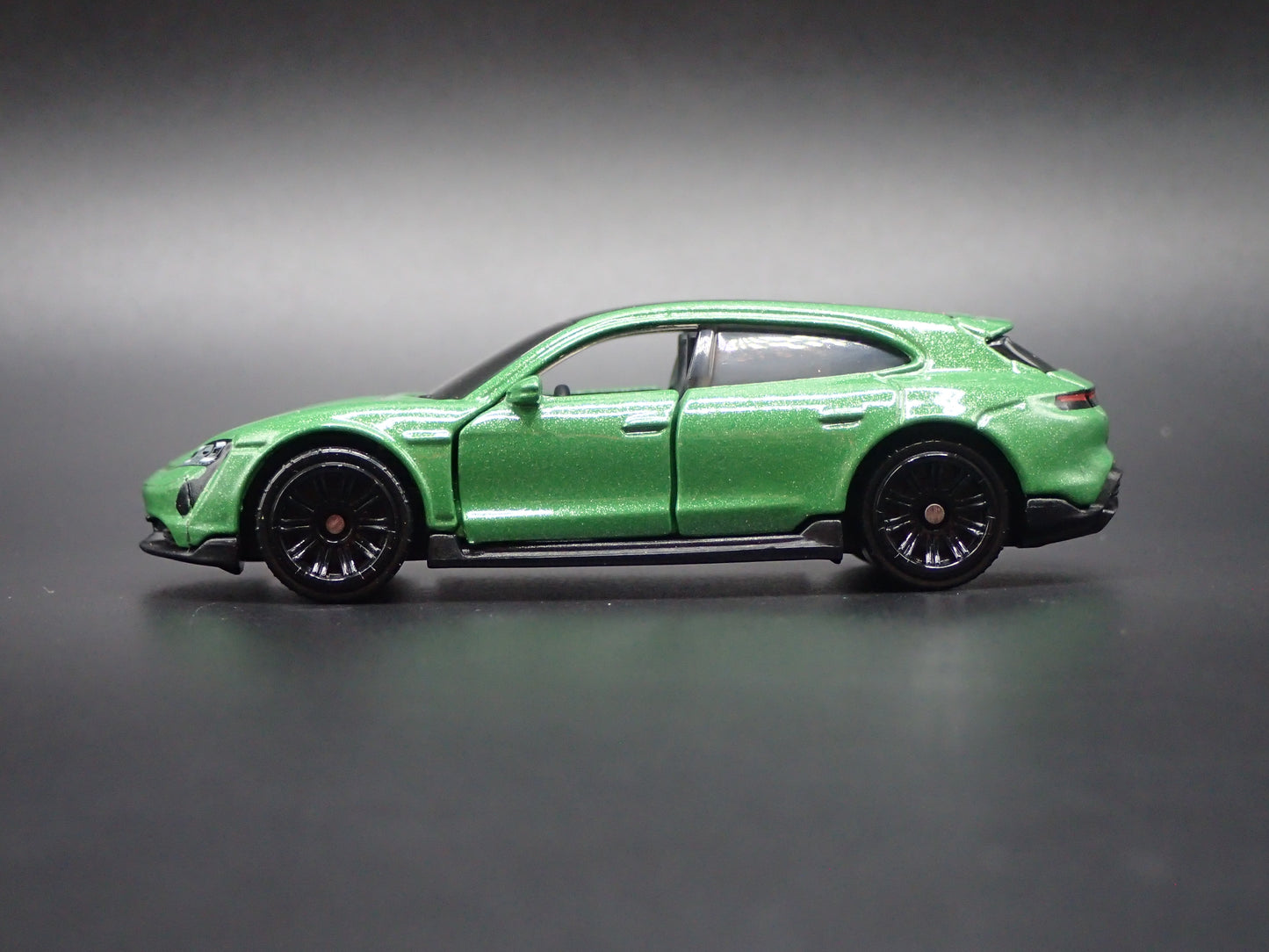 2019-2026 PORSCHE TAYCAN GTS SPORT TURISMO GREEN 1:64 SCALE DIECAST MODEL CAR