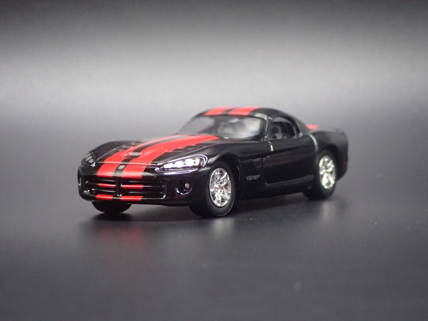 2008-2010 DODGE VIPER SRT10 BLACK 1/64 SCALE COLLECTIBLE DIECAST MODEL CAR