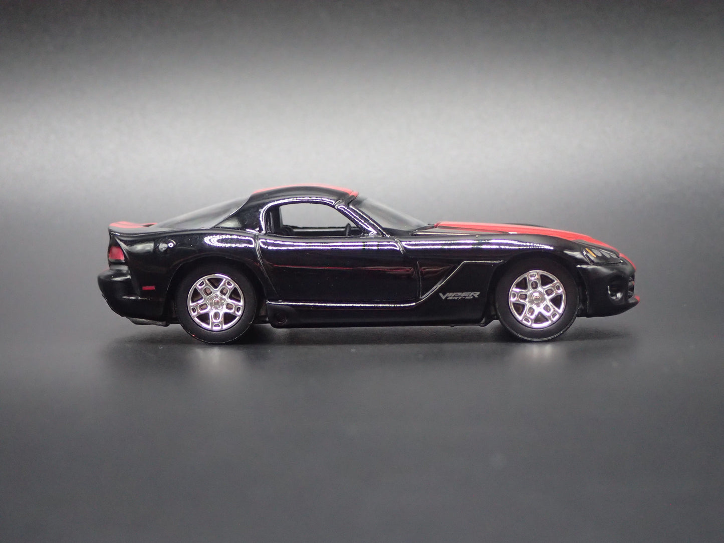 2008-2010 DODGE VIPER SRT10 BLACK 1/64 SCALE COLLECTIBLE DIECAST MODEL CAR