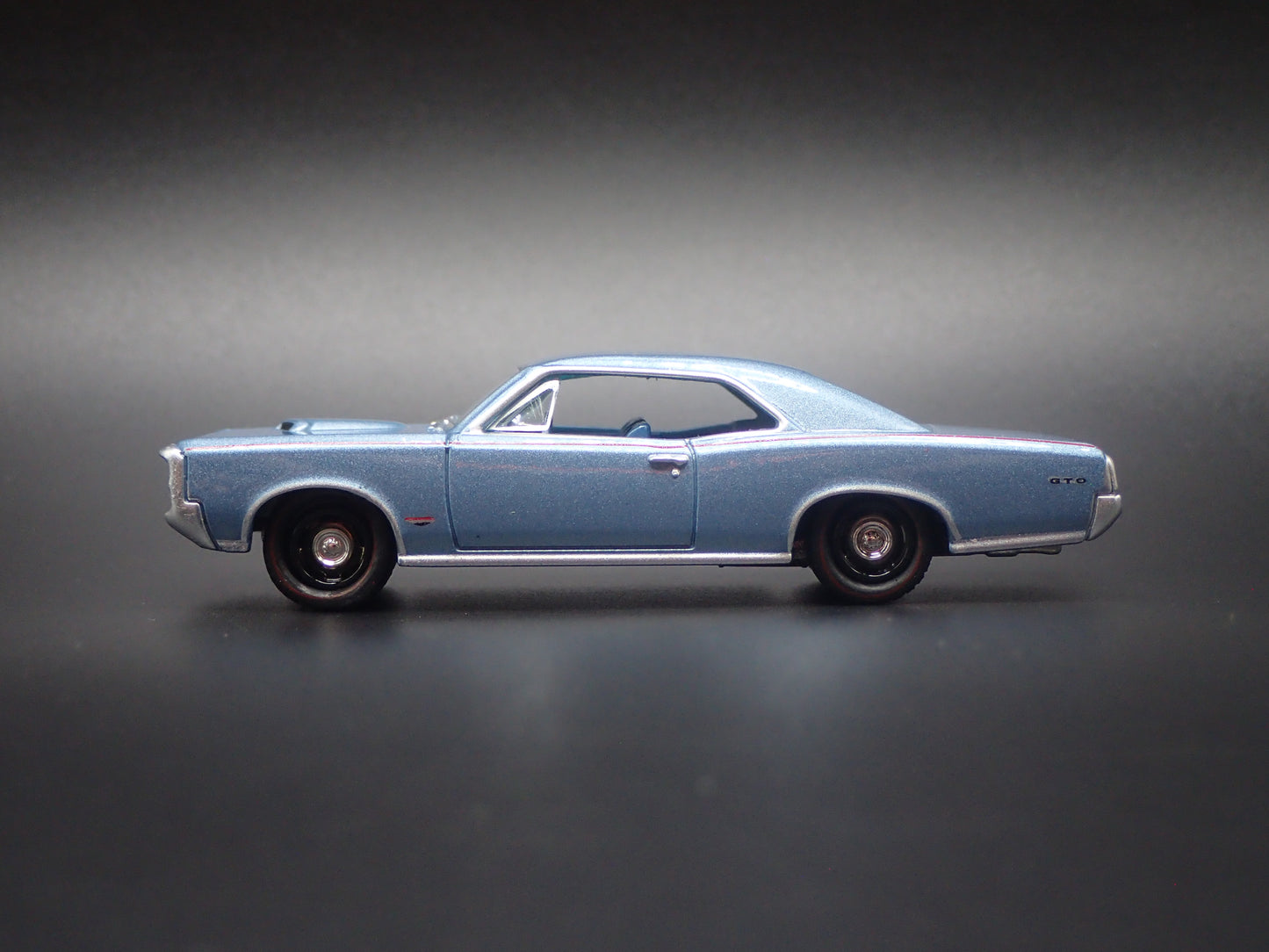 1966 66 PONTIAC GTO MUSCLE CAR 1/64 SCALE COLLECTIBLE DIECAST MODEL CAR