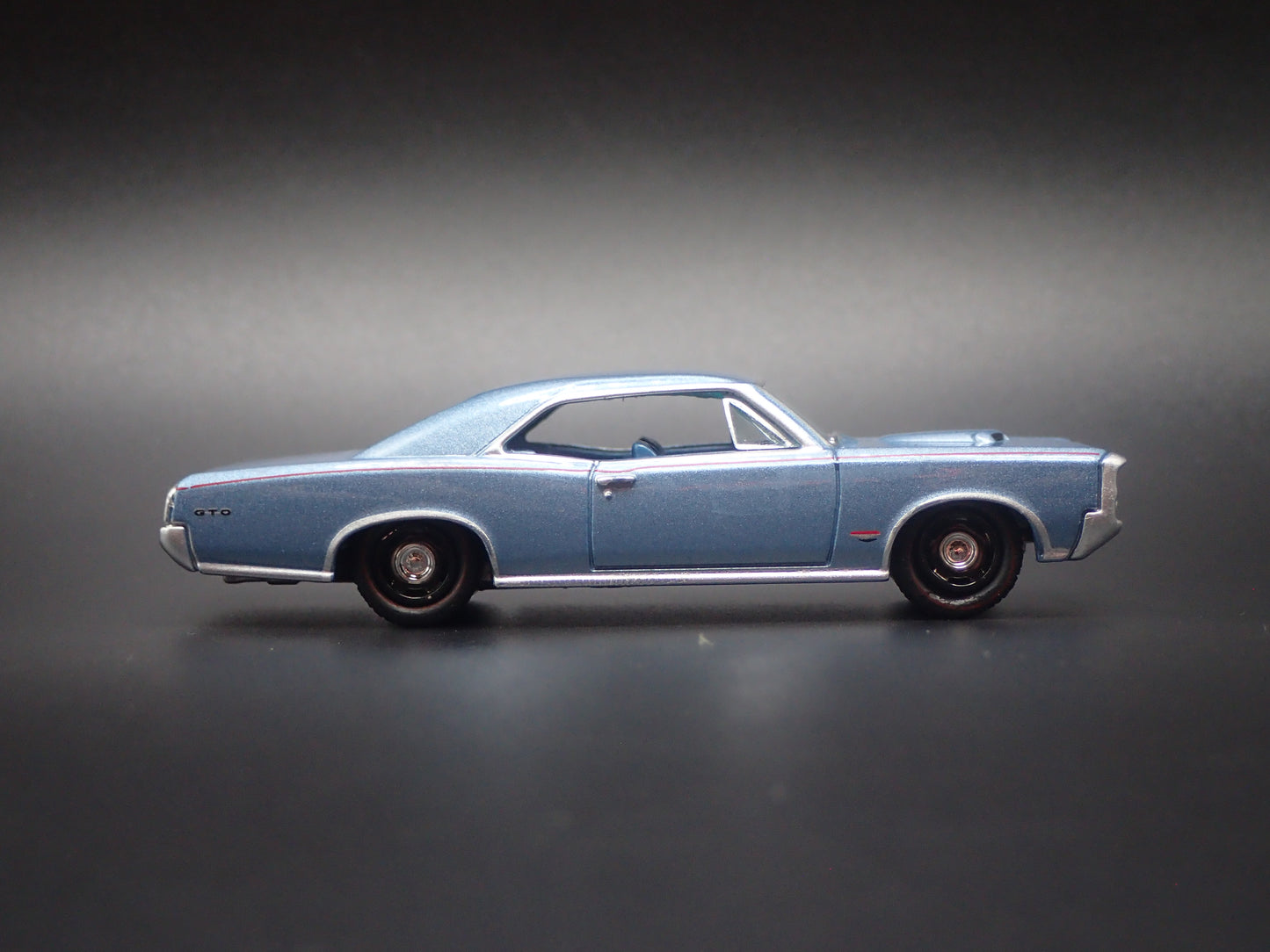 1966 66 PONTIAC GTO MUSCLE CAR 1/64 SCALE COLLECTIBLE DIECAST MODEL CAR