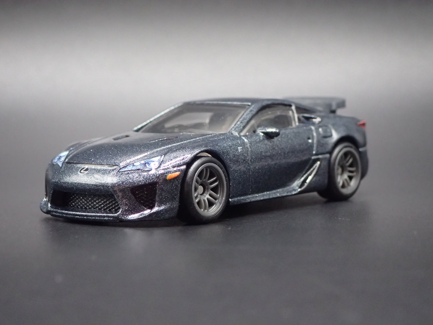 2010-2012 LEXUS LFA SUPER CAR GRAY 1/64 SCALE COLLECTIBLE DIORAMA DIECAST MODEL CAR