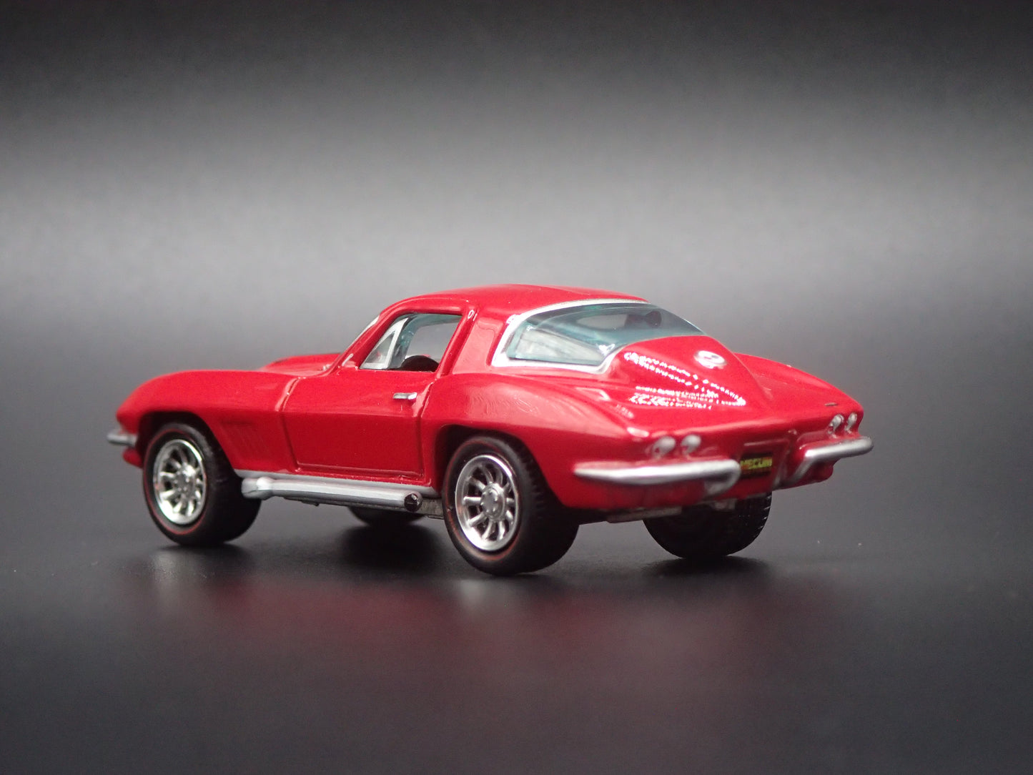 1967 67 CHEVY CHEVROLET CORVETTE 427 RED 1:64 SCALE DIORAMA DIECAST MODEL CAR