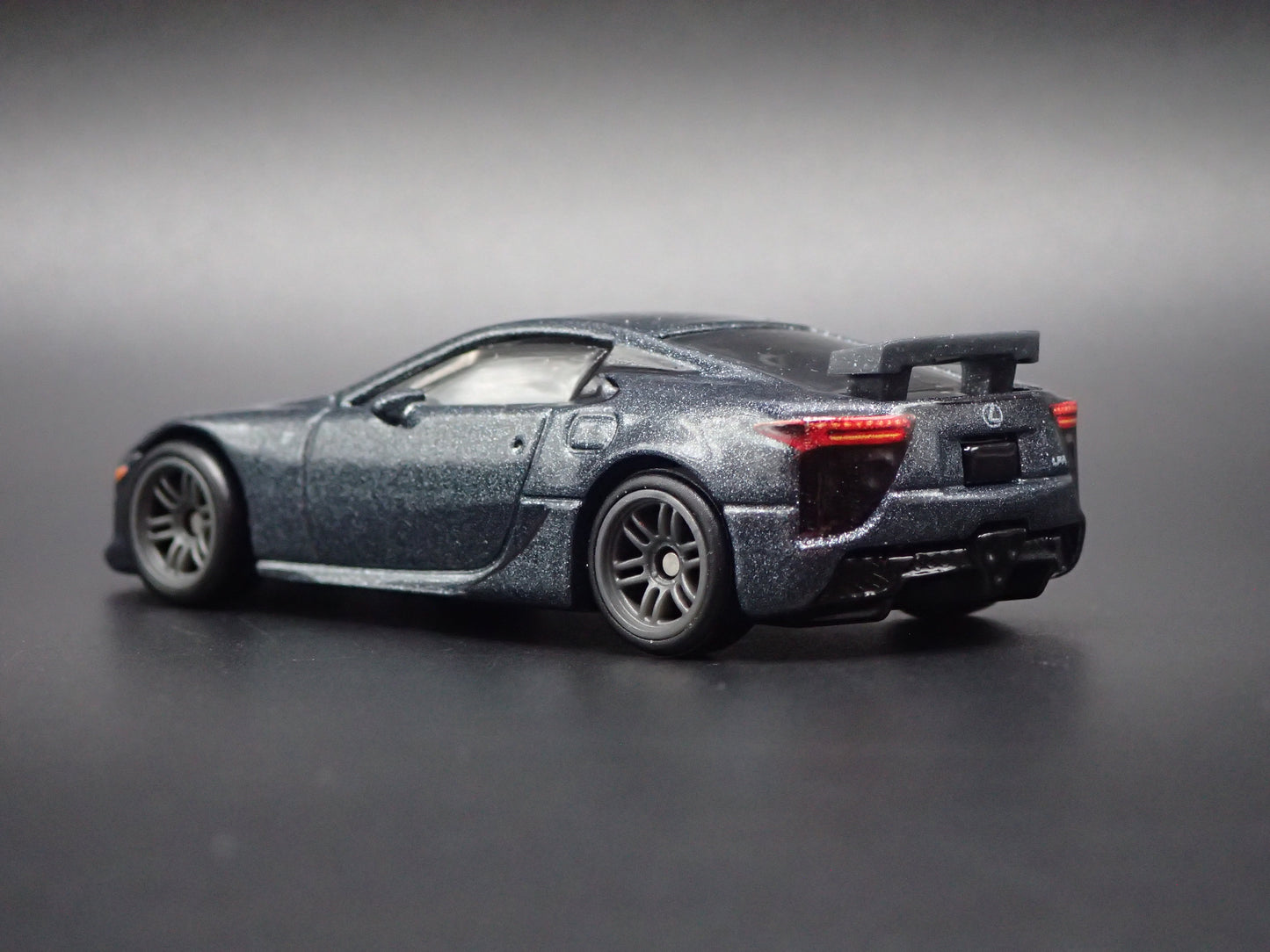 2010-2012 LEXUS LFA SUPER CAR GRAY 1/64 SCALE COLLECTIBLE DIORAMA DIECAST MODEL CAR