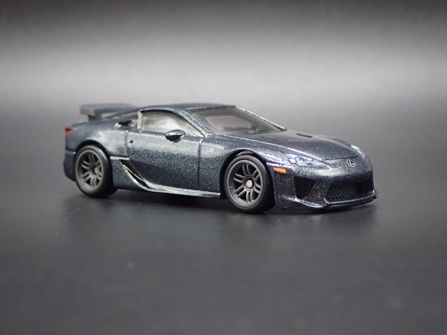 2010-2012 LEXUS LFA SUPER CAR GRAY 1/64 SCALE COLLECTIBLE DIORAMA DIECAST MODEL CAR
