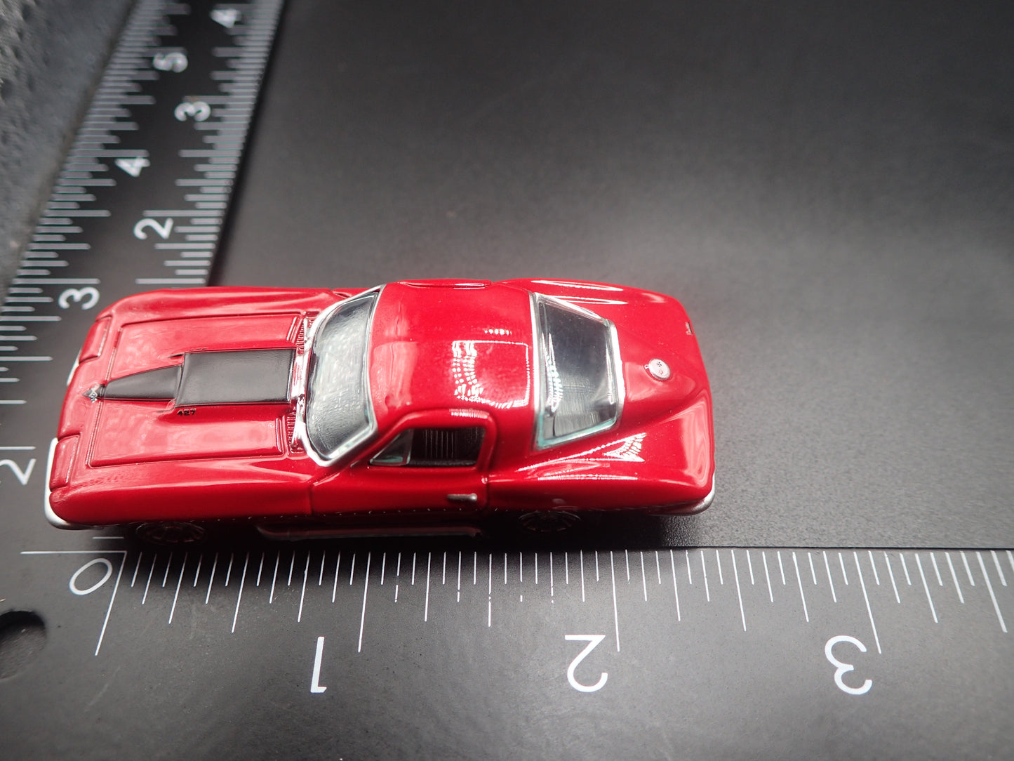 1967 67 CHEVY CHEVROLET CORVETTE 427 RED 1:64 SCALE DIORAMA DIECAST MODEL CAR
